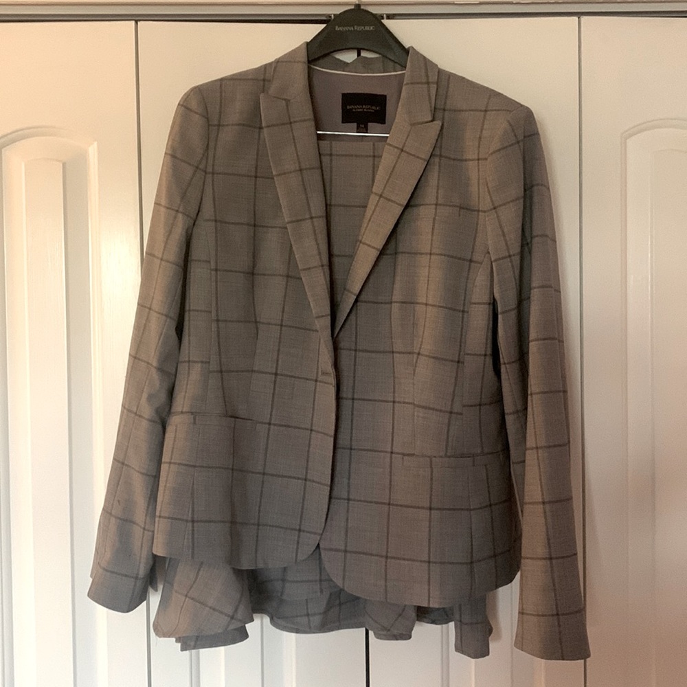 Banana Republic blazer and matching skirt set